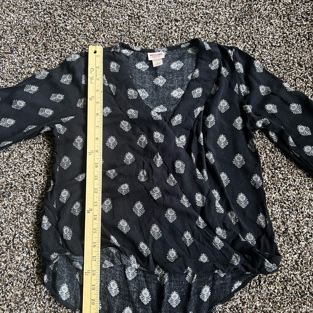 Mossimo Supply Co. Black and White Floral Blouse - Picture 4 of 6